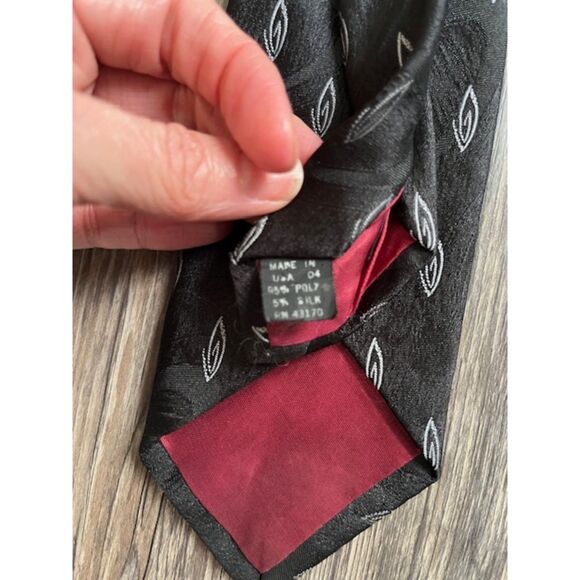 Black Mens Tie Widgets White Leaf Like Design Poly/Silk Blend - Picture 4 of 4